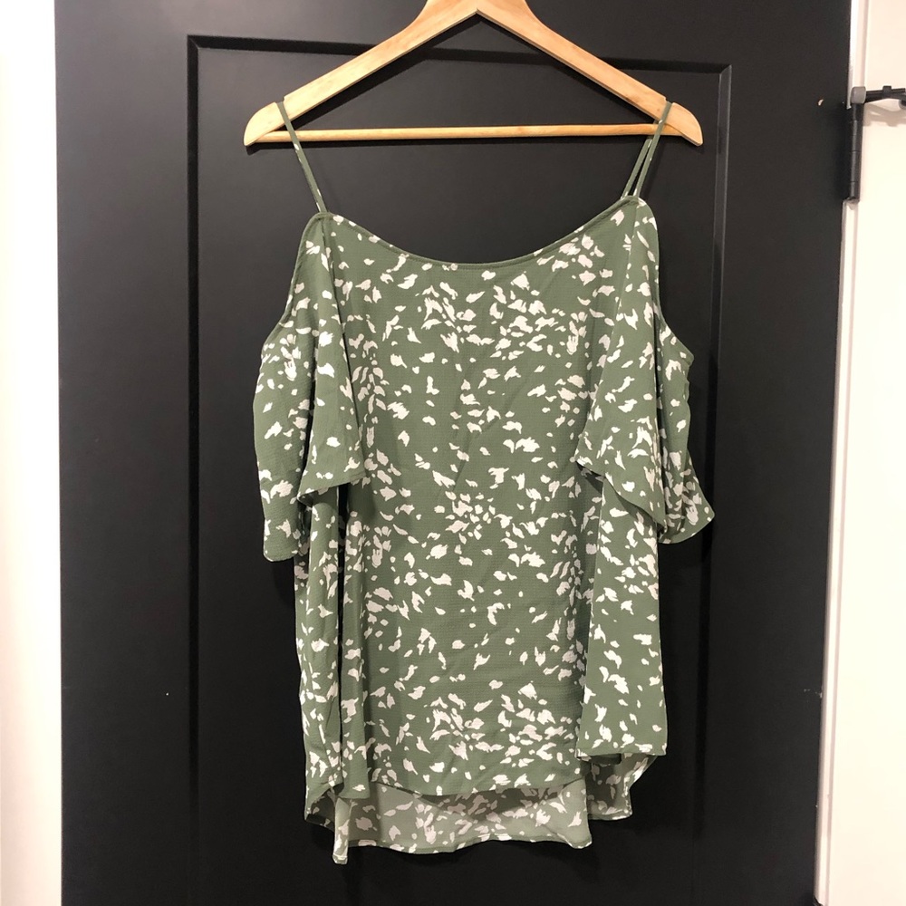 Off the shoulder sleeve top - Picture 1 of 4